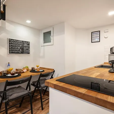 Funhouse Dob Apartman *