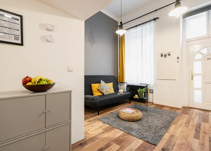 Funhouse Dob * بودابست