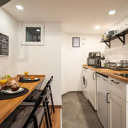 Funhouse Dob Budapest